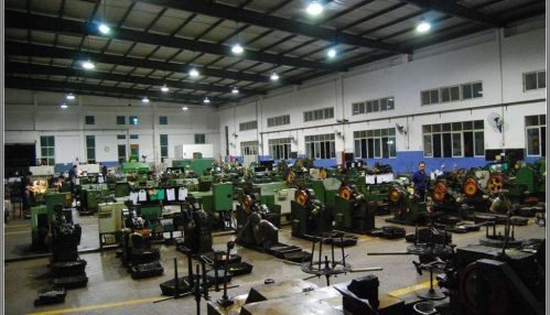 A-corner-of-the-screw-production-workshop